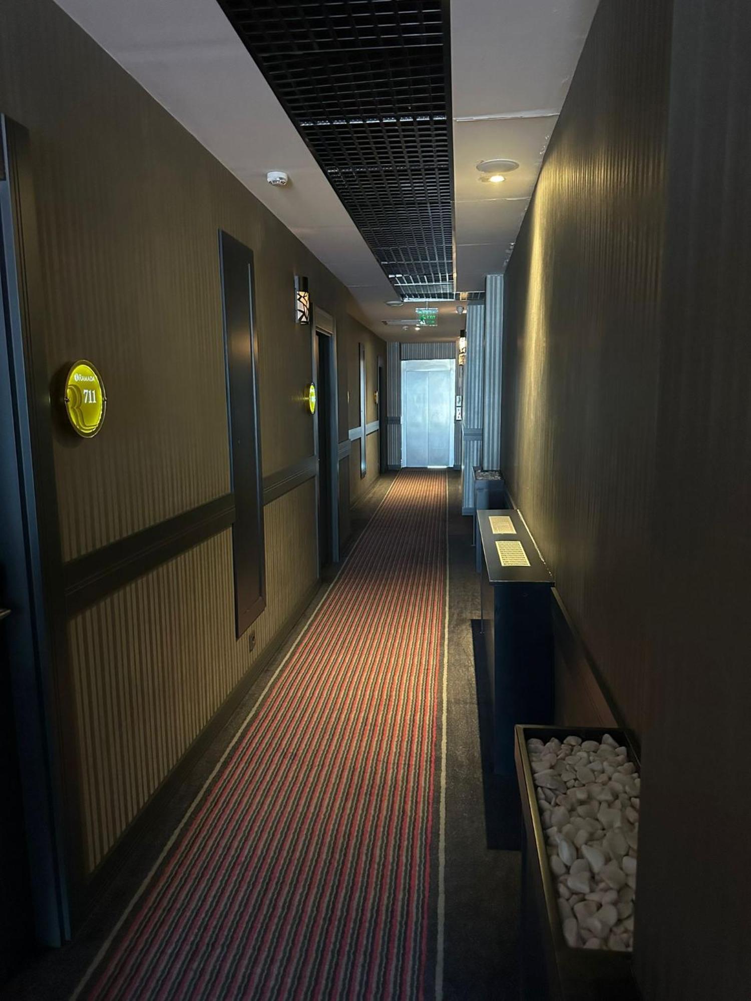 Отель Ramada By Wyndham Сивас Экстерьер фото